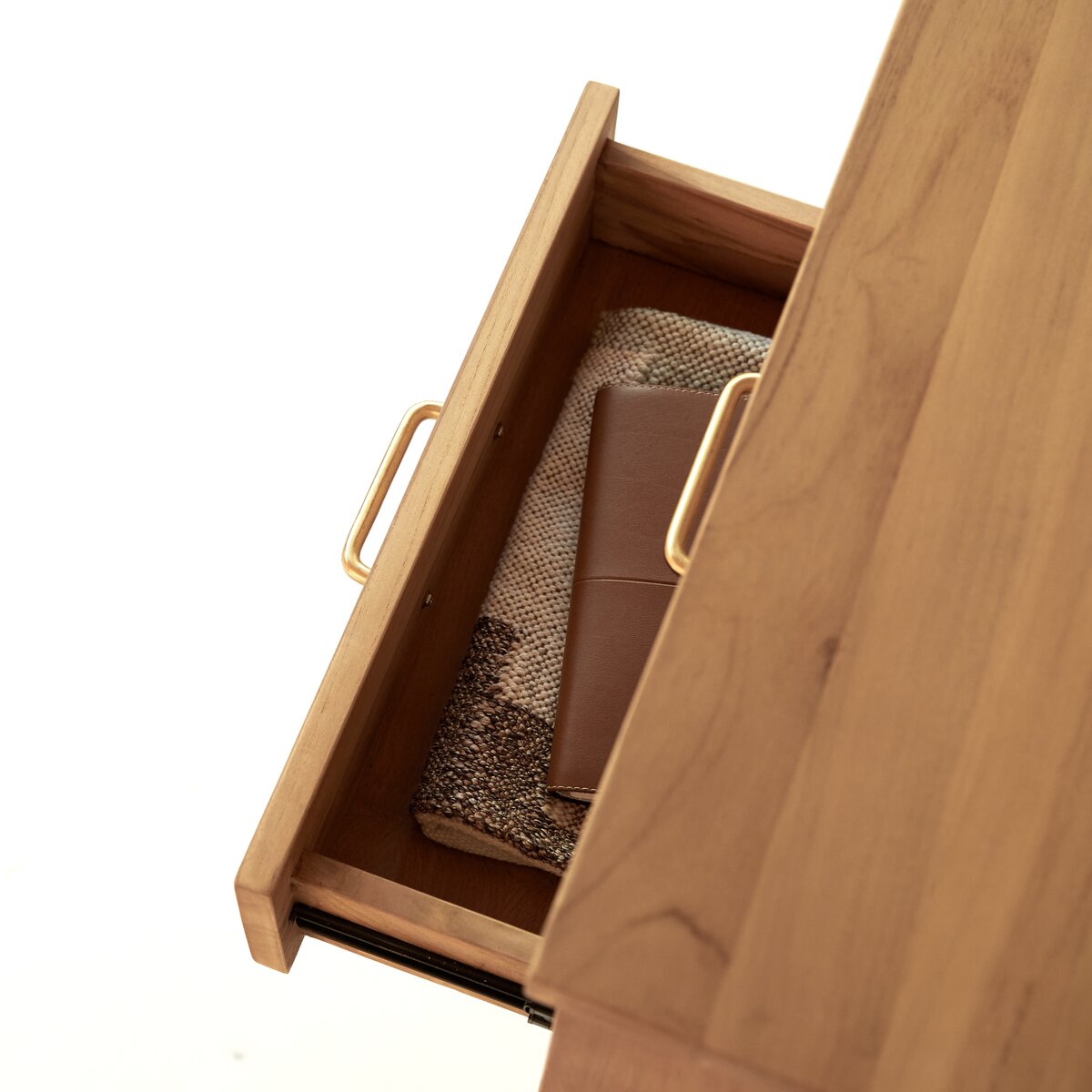 Kort - Schreibtisch aus massivem Teakholz Kort - Schreibtisch aus massivem Teakholz