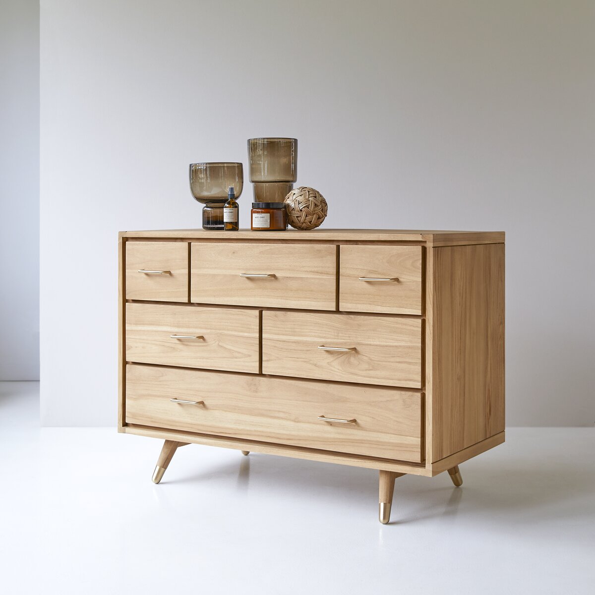 Kort - Kommode aus massivem Teakholz Kort - Kommode aus massivem Teakholz
