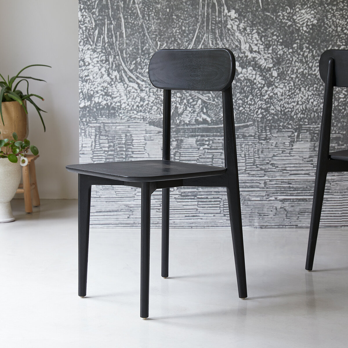 Jonàk - Chaise en teck massif black Jonàk - Chaise en teck massif black