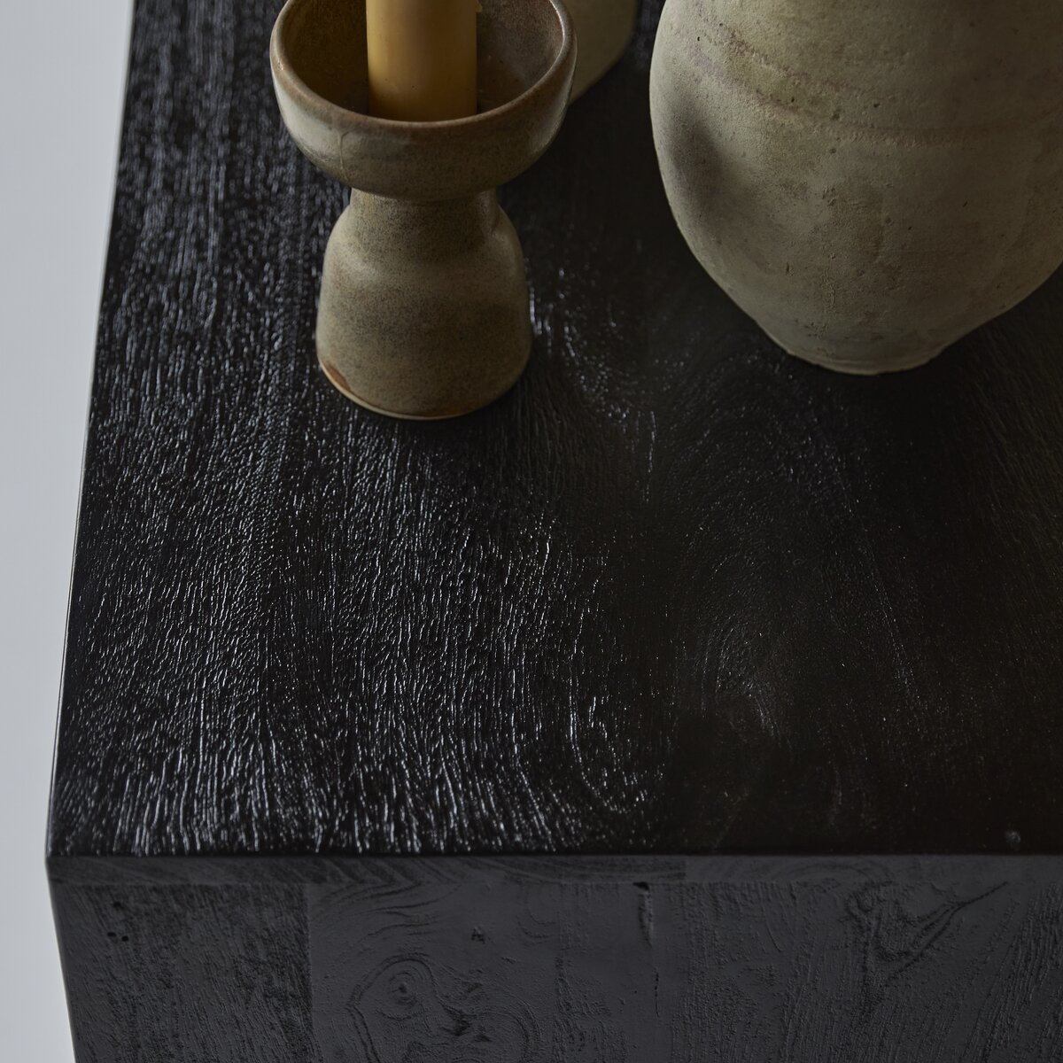 Liv - Aparador en madera de mango macizo 150 cm Liv - Aparador en madera de mango macizo 150 cm
