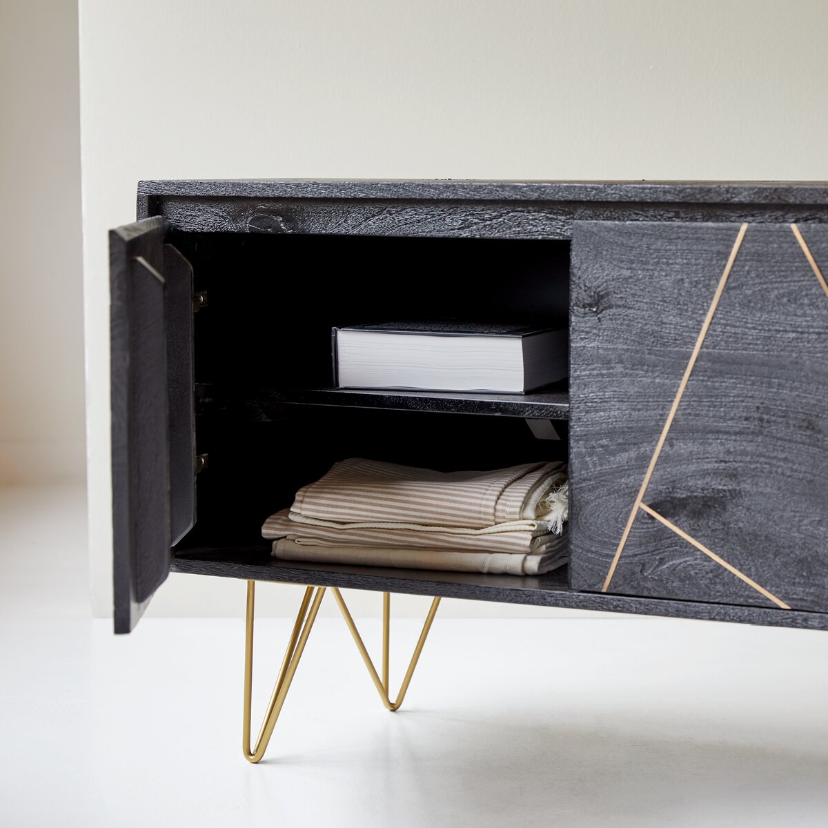 Liv - Solid mango TV Stand 150 cm Liv - Solid mango TV Stand 150 cm
