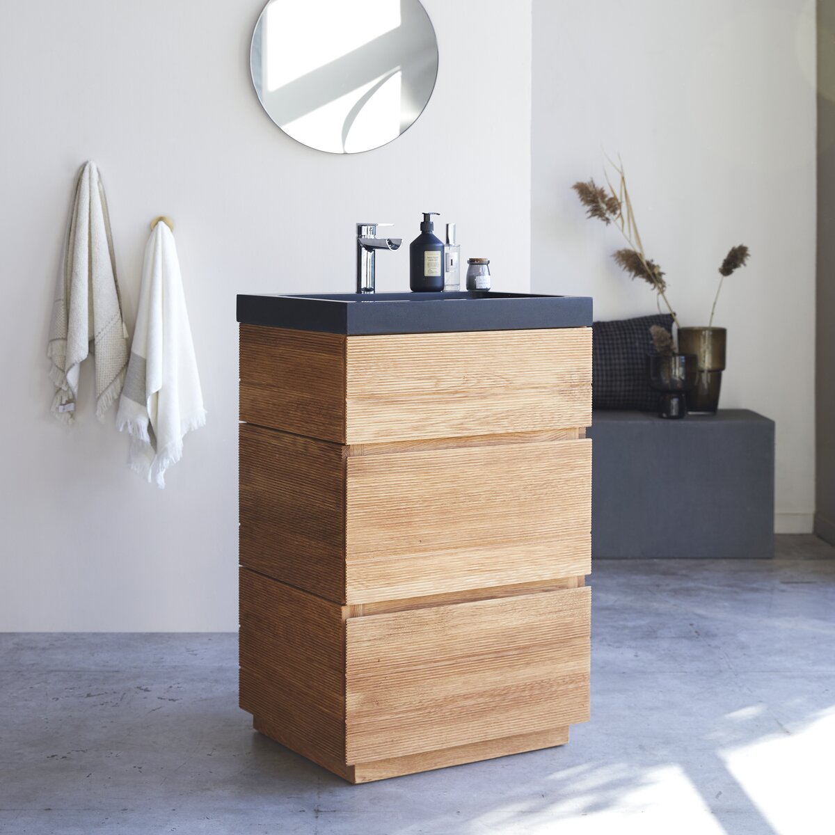 Karl - Mueble de baño en roble macizo y piedra de lava 60 cm Karl - Mueble de baño en roble macizo y piedra de lava 60 cm