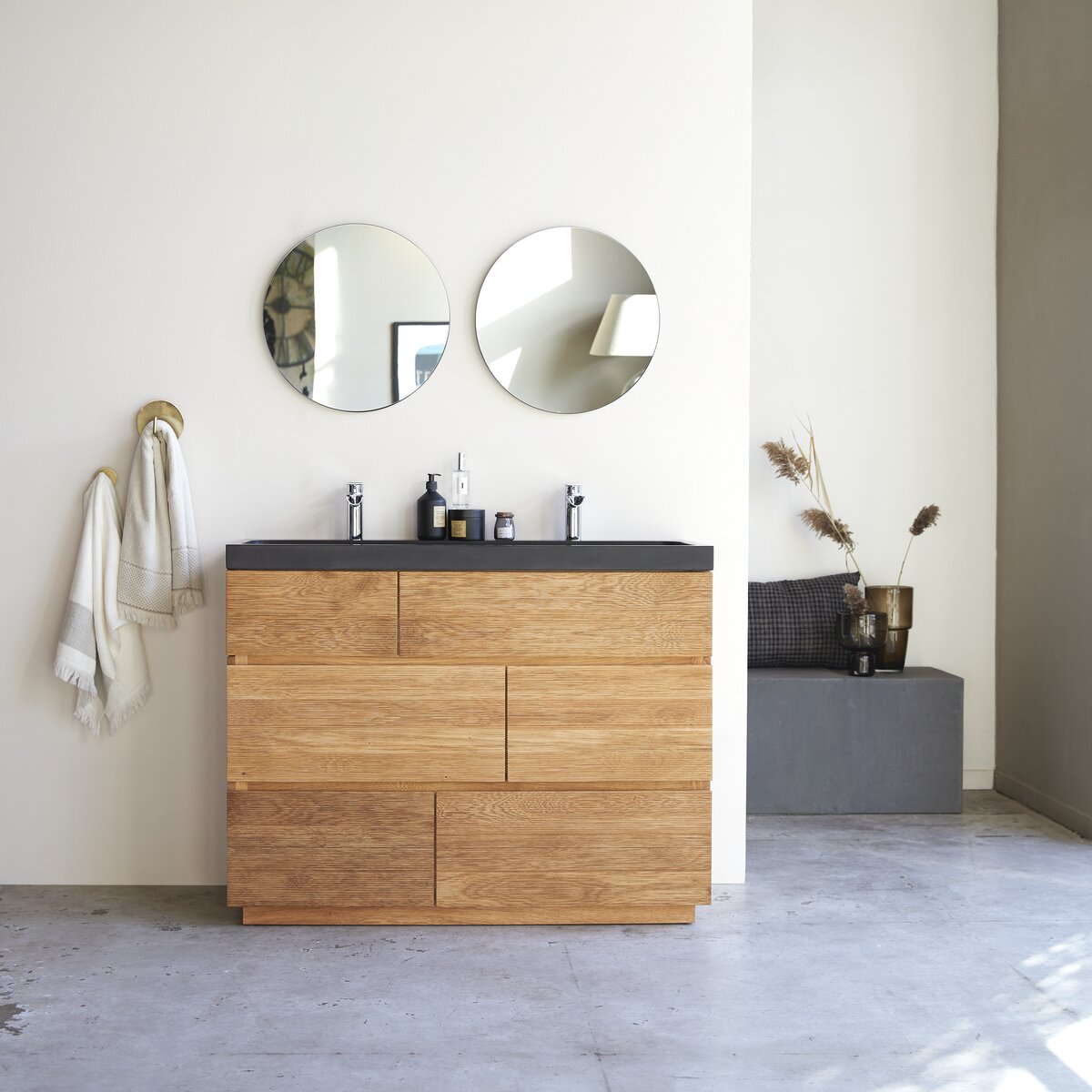 Karl - Mueble de baño en roble macizo y piedra de lava 120 cm Karl - Mueble de baño en roble macizo y piedra de lava 120 cm