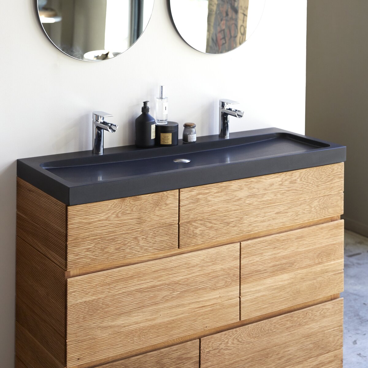 Karl - Mueble de baño en roble macizo y piedra de lava 120 cm Karl - Mueble de baño en roble macizo y piedra de lava 120 cm