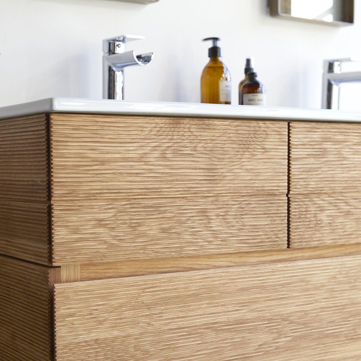 Karl - Mobile per il bagno in quercia massello e ceramica 120 cm Karl - Mobile per il bagno in quercia massello e ceramica 120 cm