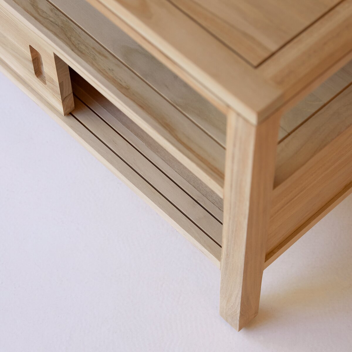 Anton - TV Schrank aus massivem Teakholz 100 cm Anton - TV Schrank aus massivem Teakholz 100 cm