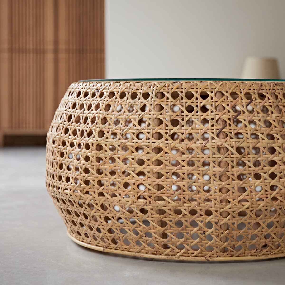 Tavolino in rattan beige top in vetro trasparente JUN