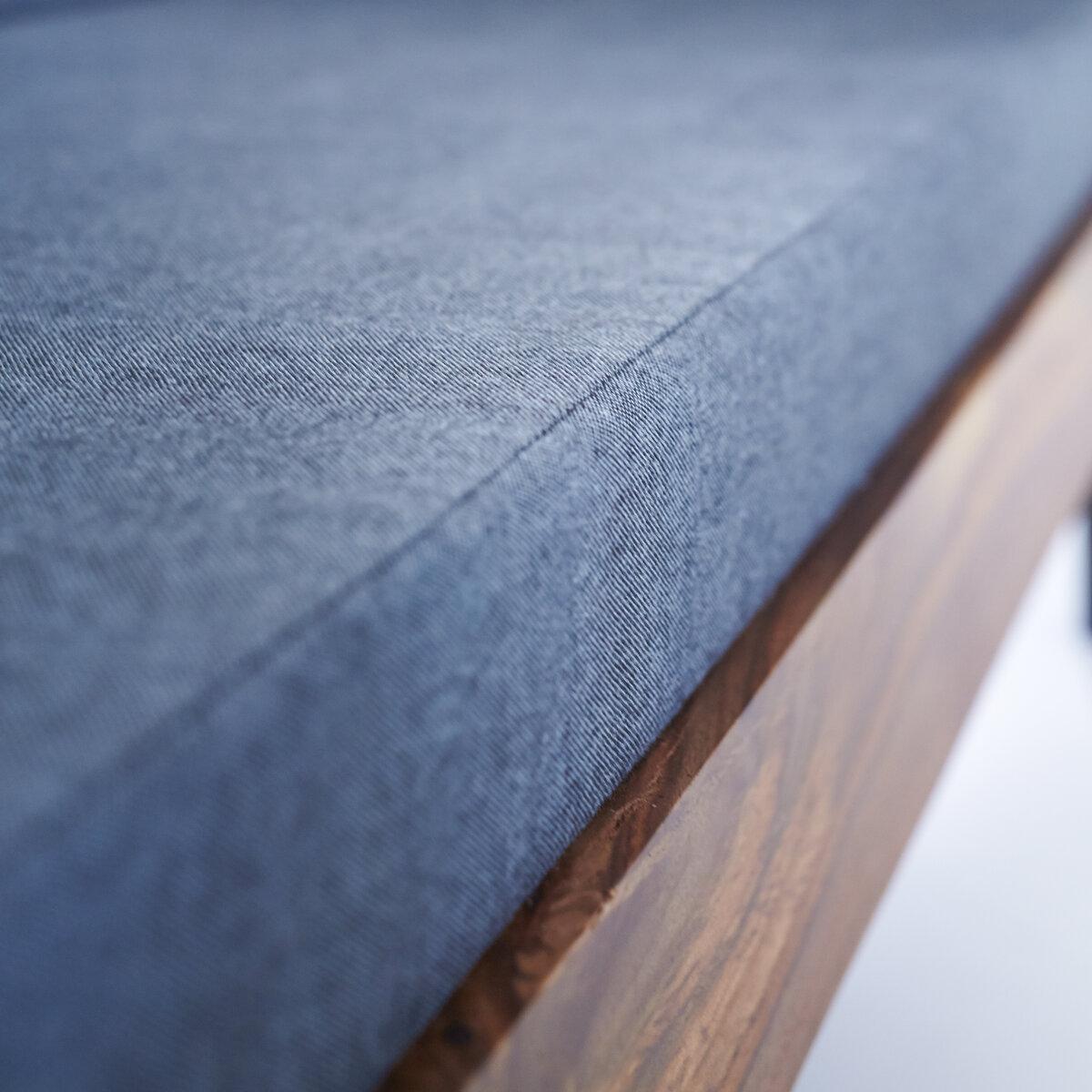 Metric - Sofa aus massives Palisanderholz Metric - Sofa aus massives Palisanderholz