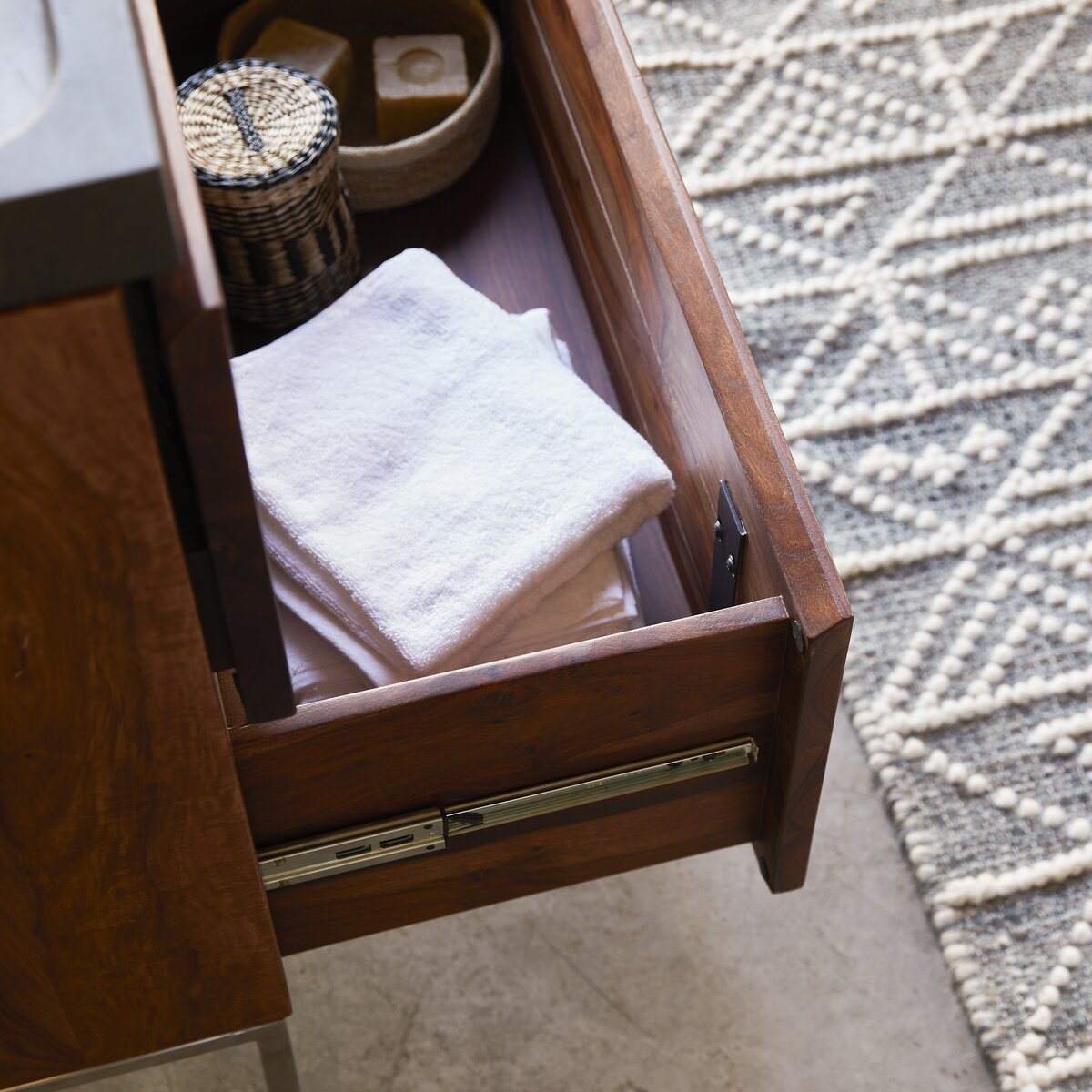 Nova - Mueble de baño en palisandro macizo y piedra de lava 80 cm Nova - Mueble de baño en palisandro macizo y piedra de lava 80 cm