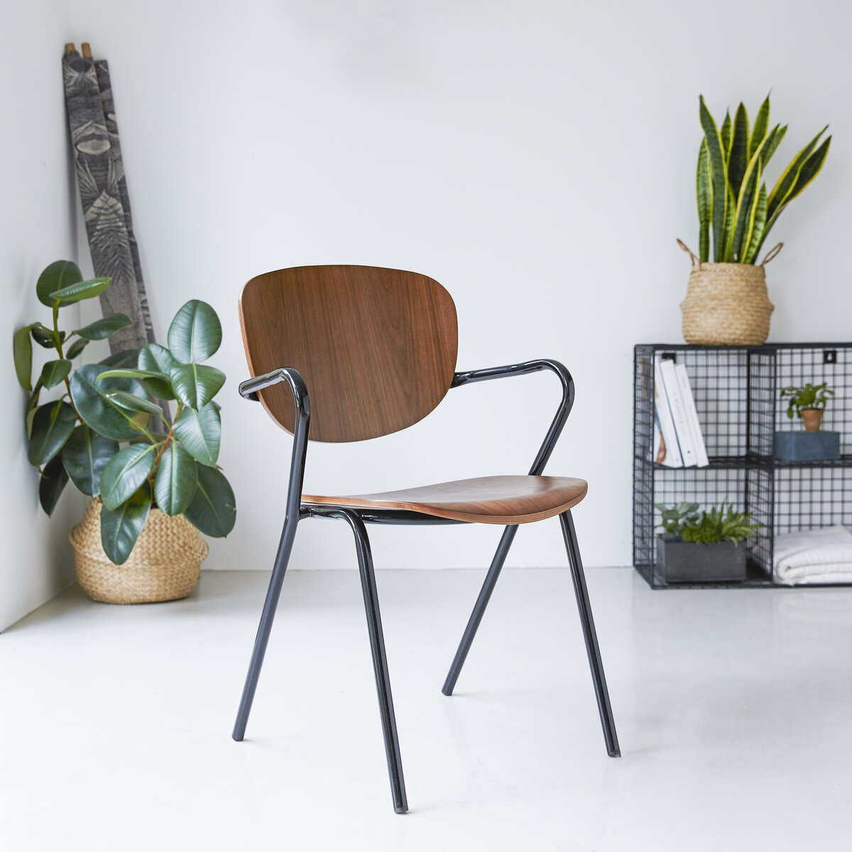 Ada - Chaise en noyer et métal Ada - Chaise en noyer et métal