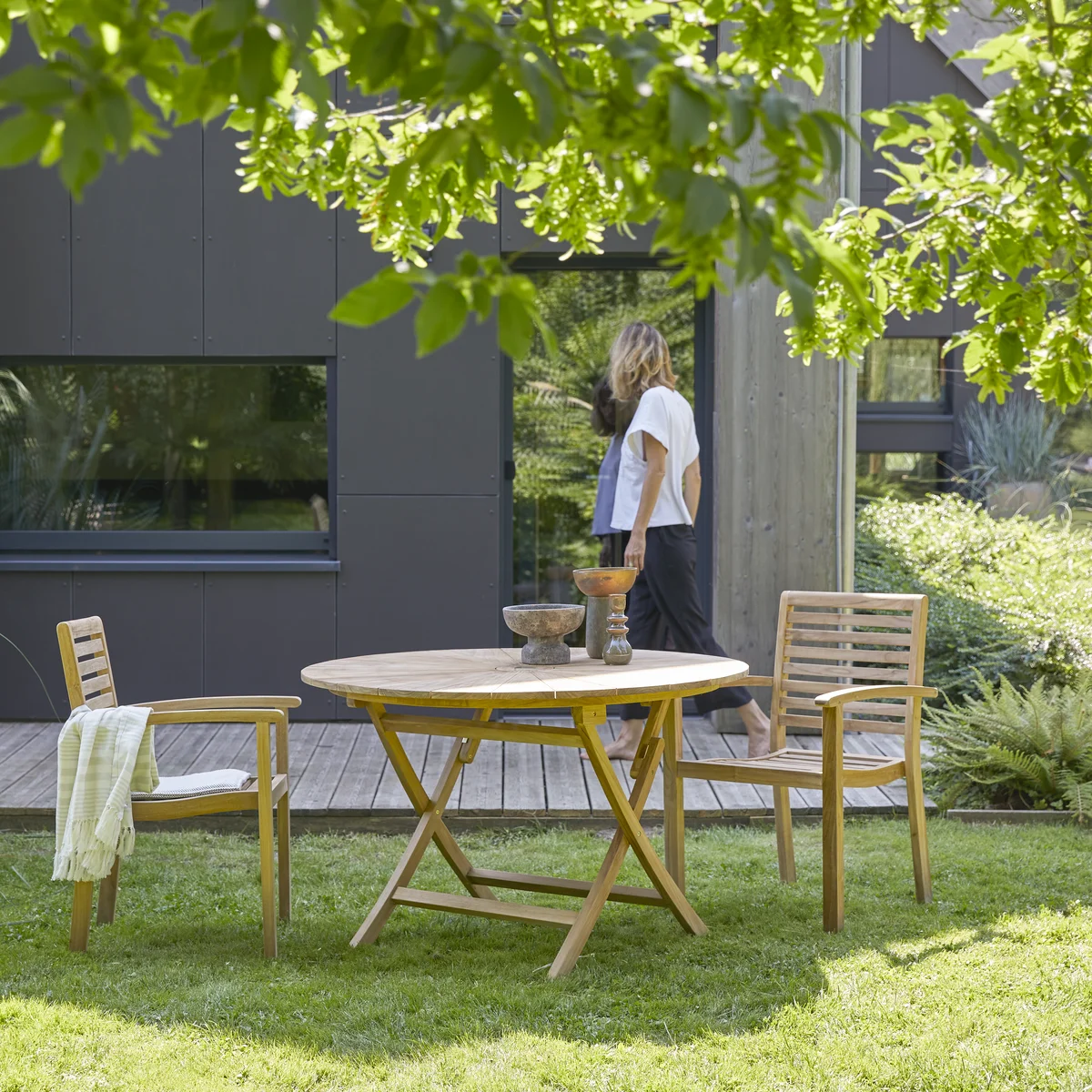 Muebles de exterior: Guía de compra para elegir los mejores muebles para tu espacio al aire libre 2 Andria - Conjunto de jardín en teca maciza 2 sillones