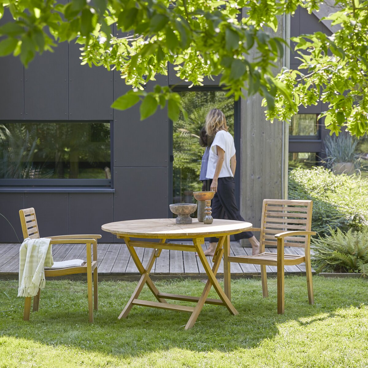 Andria - Outdoor Gartenmöbel Set aus massivem Teak 2 Lehnstühle