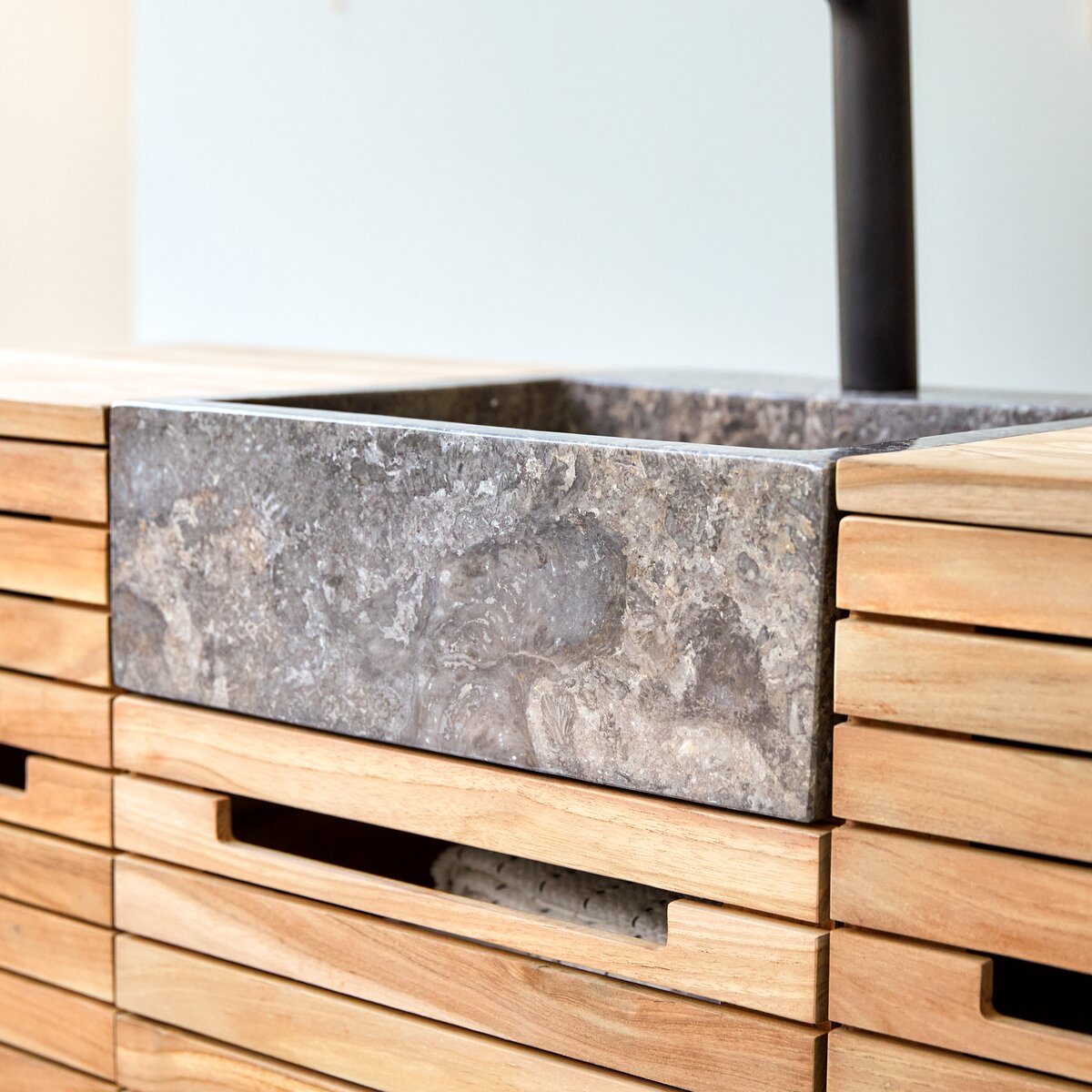 Slats - Badezimmermöbel aus massivem Teakholz und Marmor 125 cm Slats - Badezimmermöbel aus massivem Teakholz und Marmor 125 cm