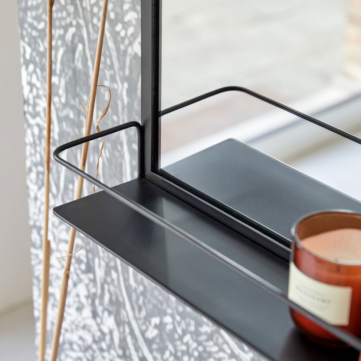 Lison - Miroir déco en métal 70x50 cm Lison - Miroir déco en métal 70x50 cm