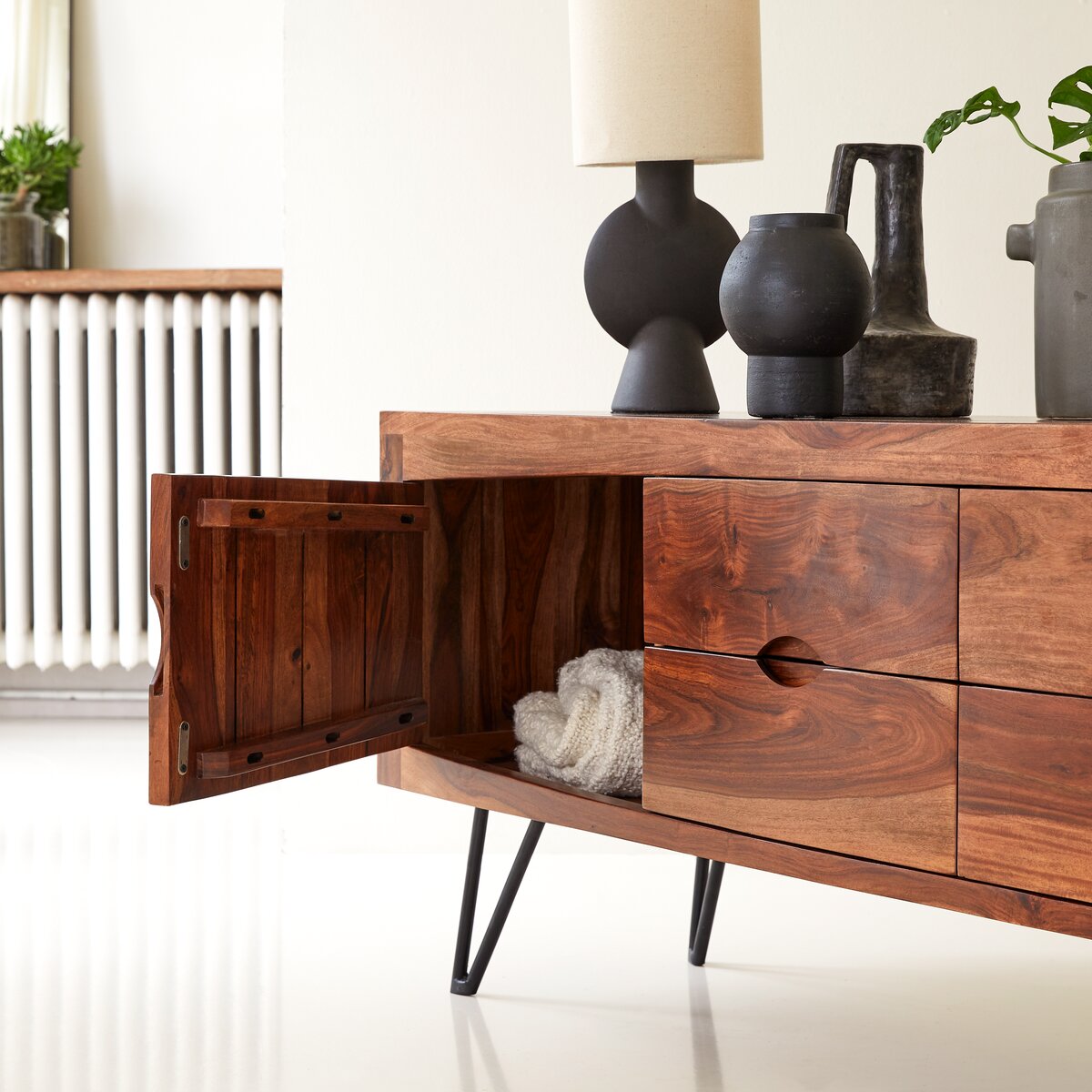 Bonnie - TV Schrank aus massivem Palisanderholz 180 cm Bonnie - TV Schrank aus massivem Palisanderholz 180 cm