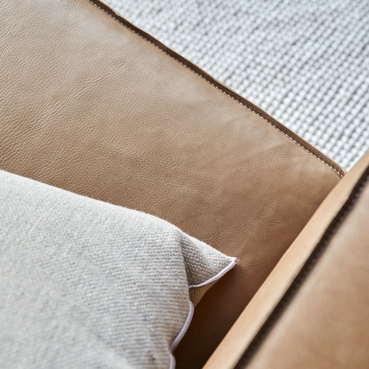 Cobbelwood - Sofa aus massivem Eichenholz und Leder Cheyenne Cobbelwood - Sofa aus massivem Eichenholz und Leder Cheyenne