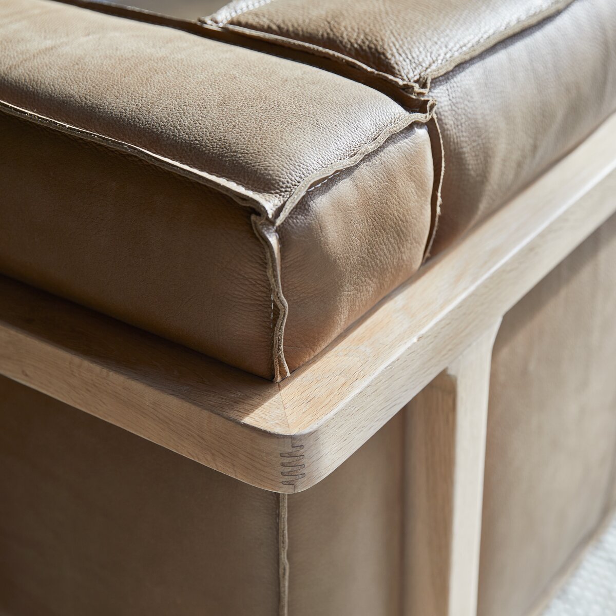 Cobbelwood - Sofa aus massivem Eichenholz und Leder Cheyenne Cobbelwood - Sofa aus massivem Eichenholz und Leder Cheyenne
