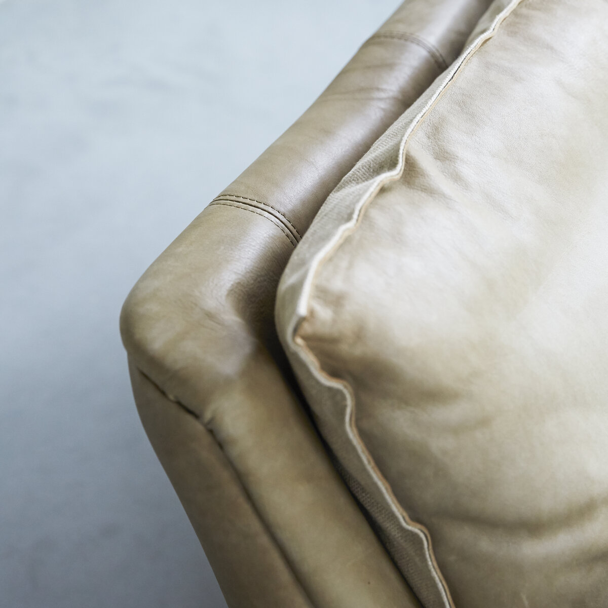 Woodnest - Sofa 2-Sitzer aus massivem Eichenholz und Leder Cheyenne Woodnest - Sofa 2-Sitzer aus massivem Eichenholz und Leder Cheyenne
