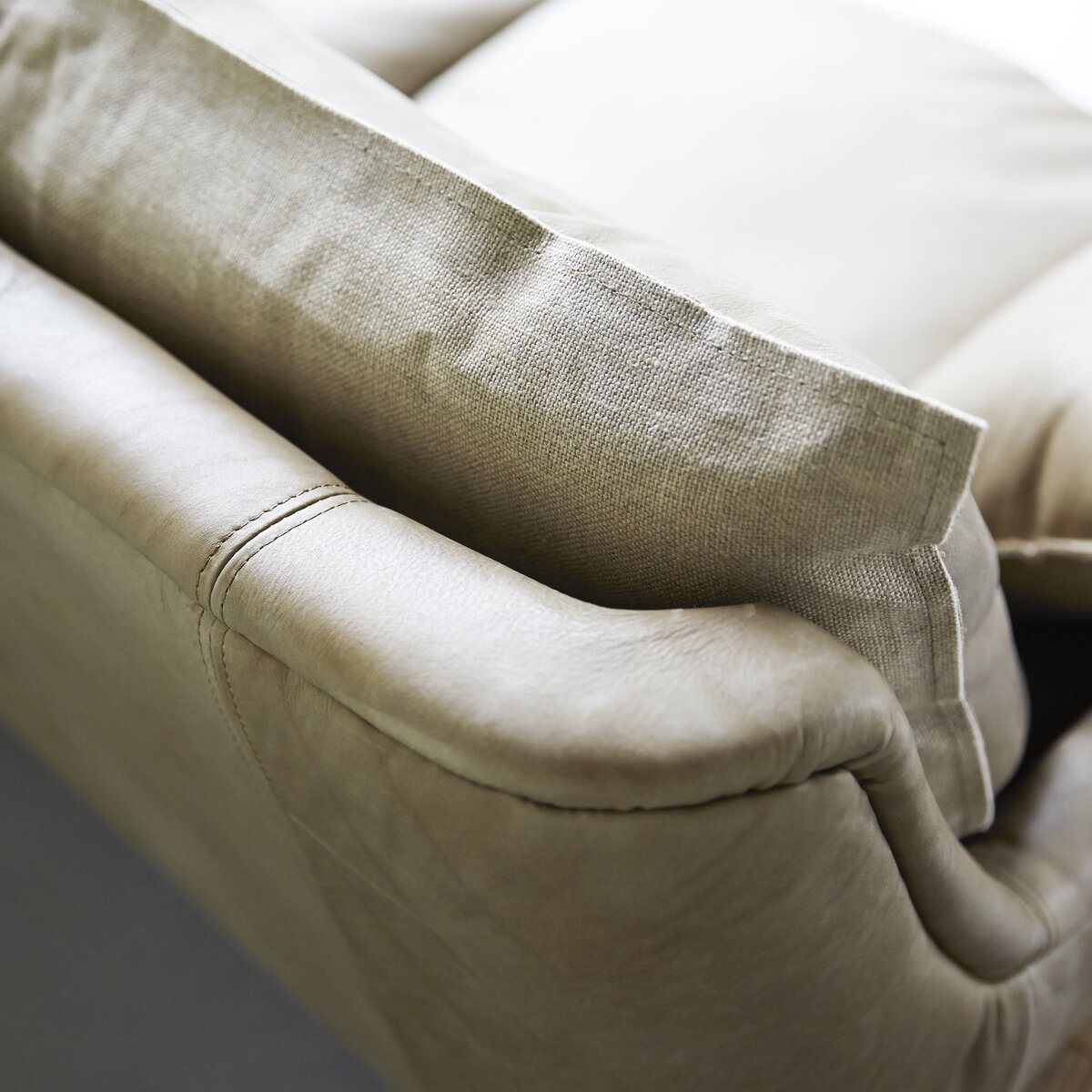 Woodnest - Sofa 2-Sitzer aus massivem Eichenholz und Leder Cheyenne Woodnest - Sofa 2-Sitzer aus massivem Eichenholz und Leder Cheyenne