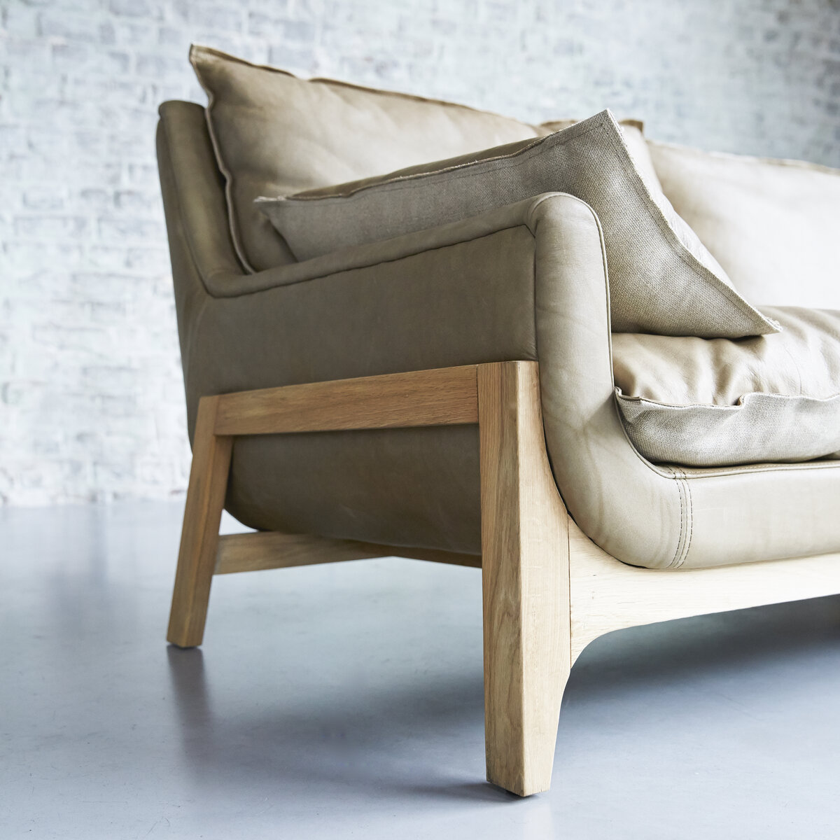 Woodnest - Sofa 2-Sitzer aus massivem Eichenholz und Leder Cheyenne Woodnest - Sofa 2-Sitzer aus massivem Eichenholz und Leder Cheyenne