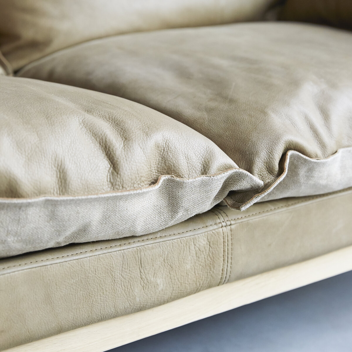 Woodnest - Sofa 2-Sitzer aus massivem Eichenholz und Leder Cheyenne Woodnest - Sofa 2-Sitzer aus massivem Eichenholz und Leder Cheyenne