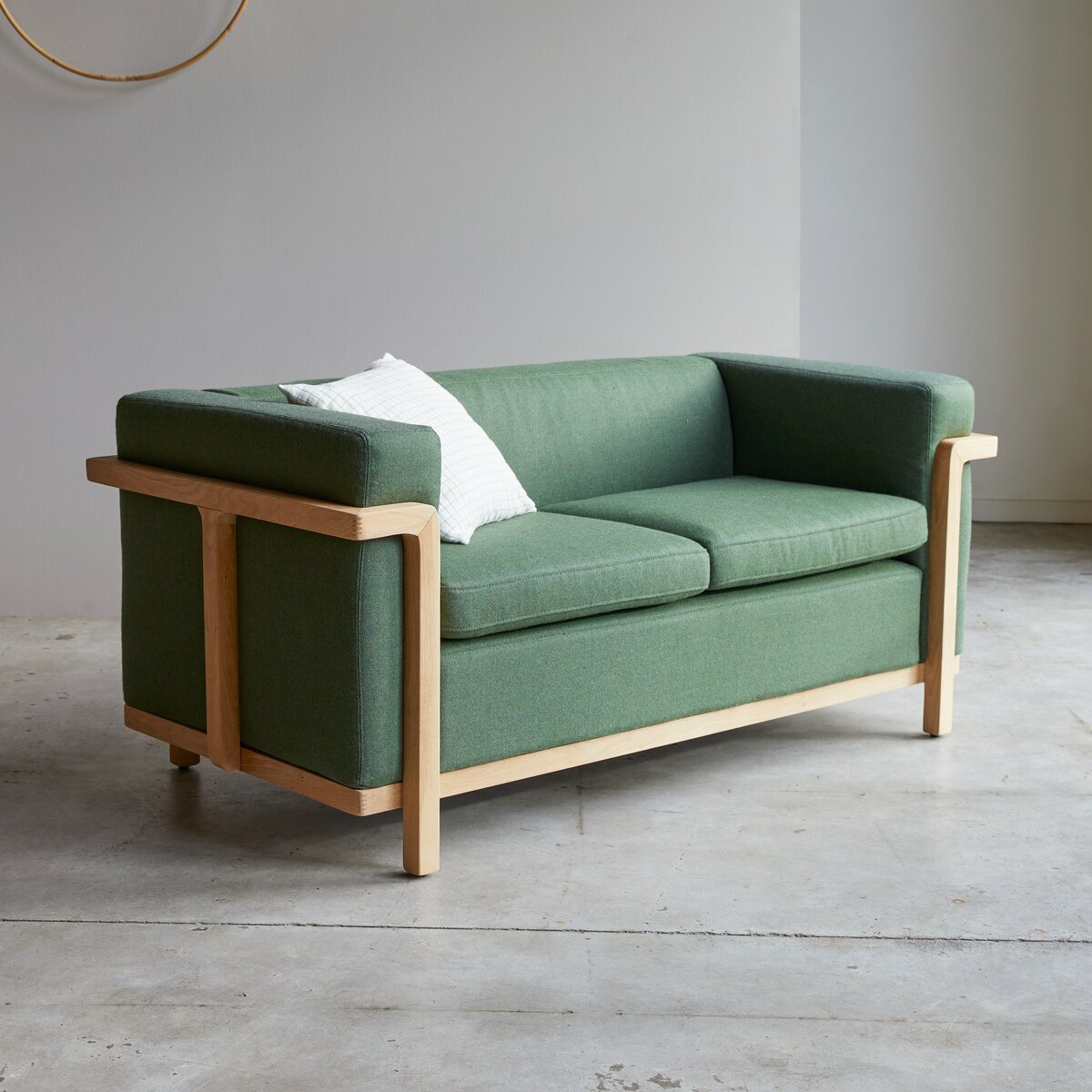 Cobbelwood - Sofá en roble macizo y tela Dark green Cobbelwood - Sofá en roble macizo y tela Dark green