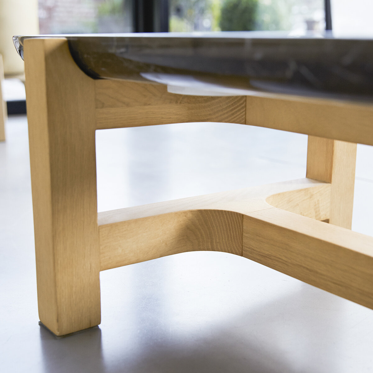 Stoneleaf - Table basse en chêne massif et marbre 130x45 cm Stoneleaf - Table basse en chêne massif et marbre 130x45 cm