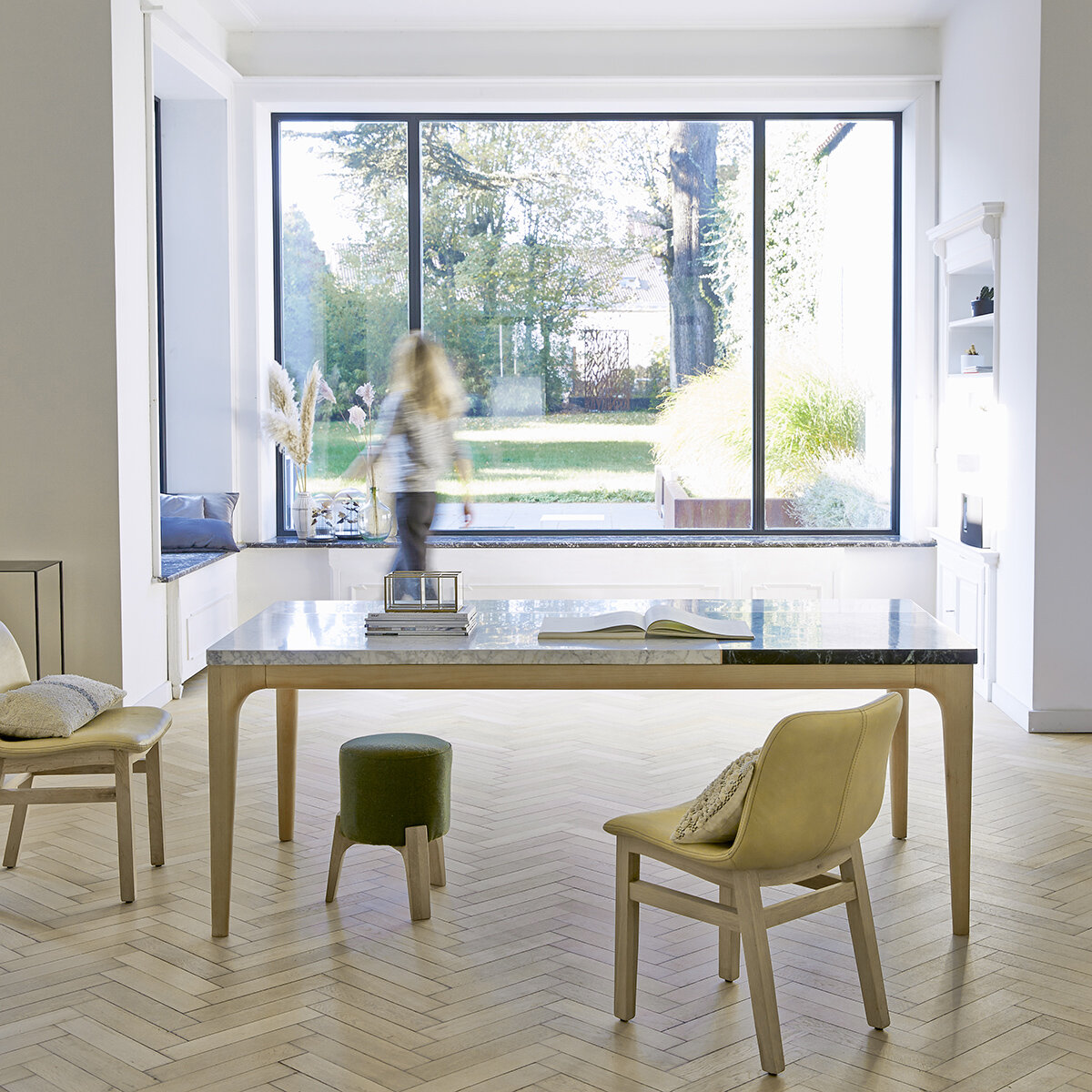 Stonepiet - Esstisch aus massiver Eiche und Marmor 6/8 Pers. Stonepiet - Esstisch aus massiver Eiche und Marmor 6/8 Pers.