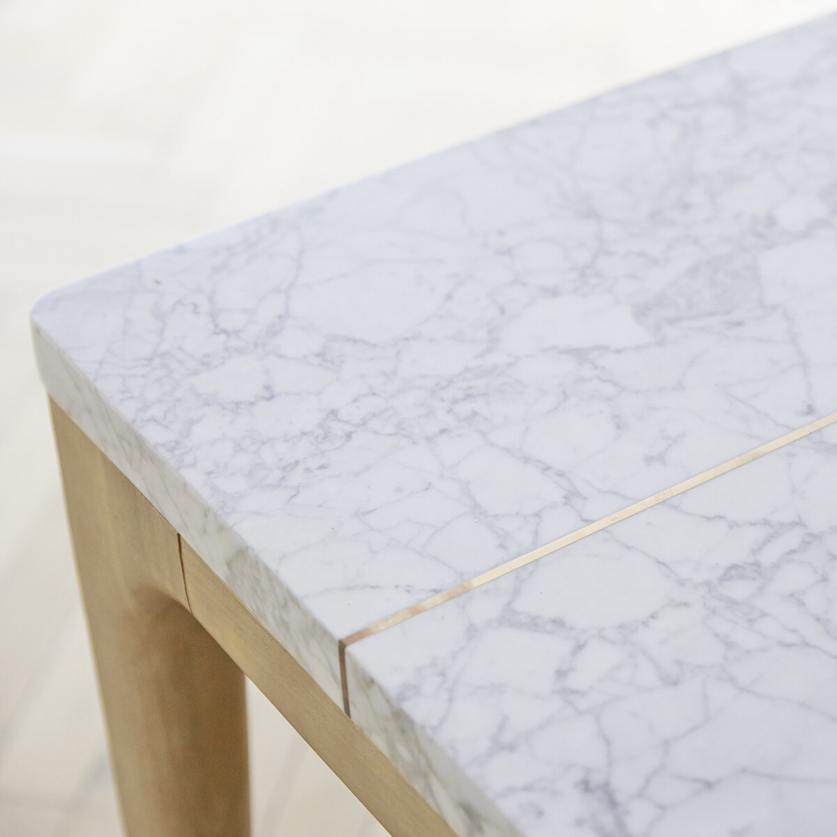 Stonepiet - Esstisch aus massiver Eiche und Marmor 6/8 Pers. Stonepiet - Esstisch aus massiver Eiche und Marmor 6/8 Pers.