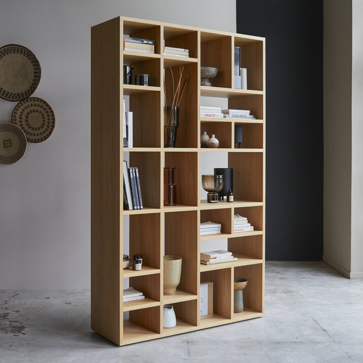 Hohes Bücherregal aus Eiche - Wohnzimmer / Bücherschränke - Tikamoon