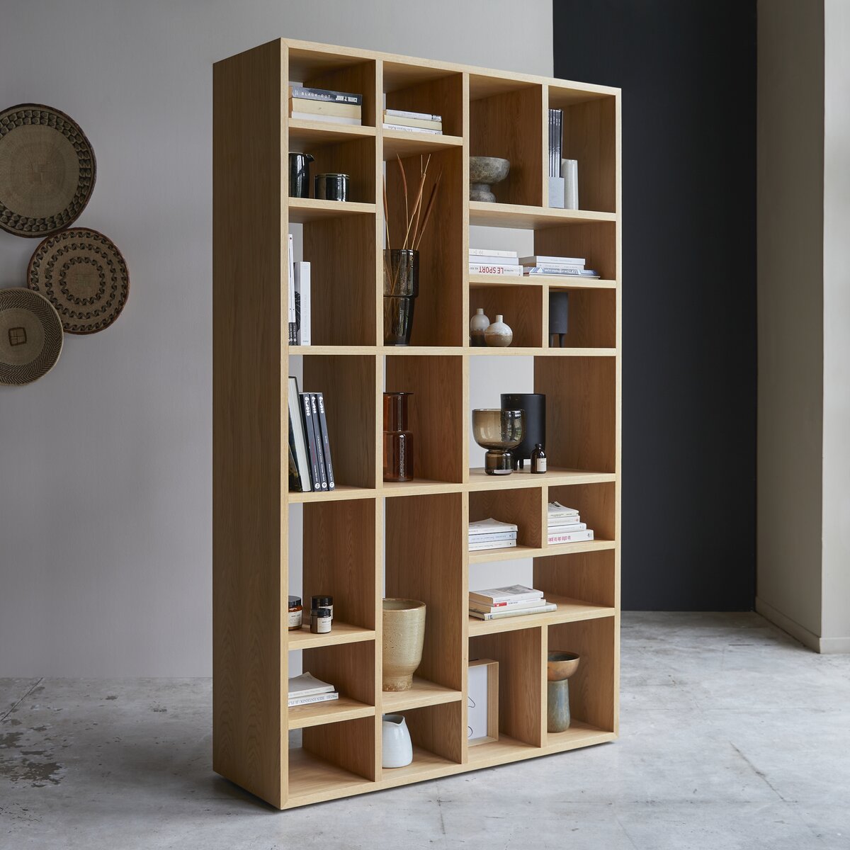 Eyota - Hohes Bücherregal aus Eiche Eyota - Hohes Bücherregal aus Eiche