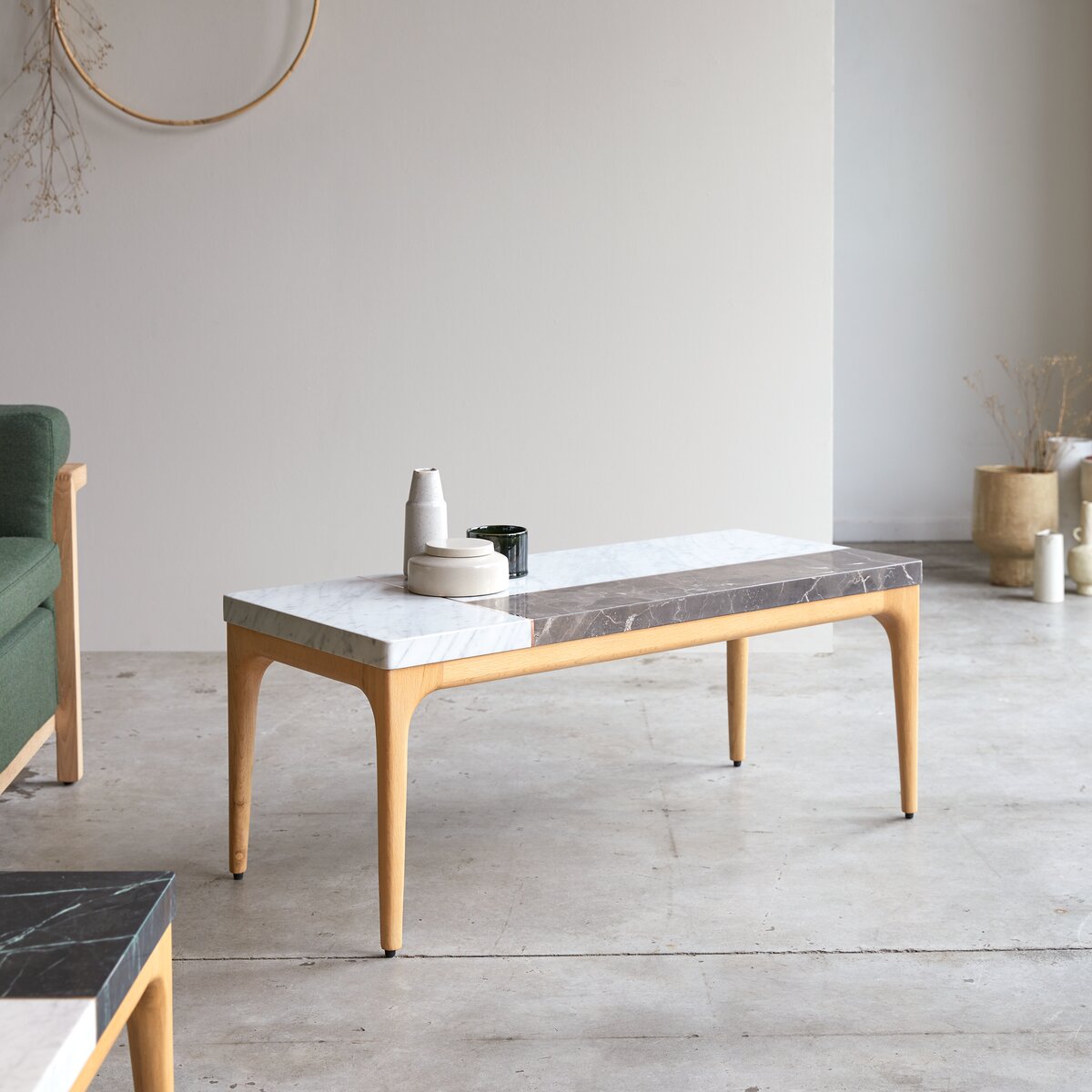 Stonepiet - Couchtisch aus massivem Eichenholz und Marmor 111x48 cm Stonepiet - Couchtisch aus massivem Eichenholz und Marmor 111x48 cm