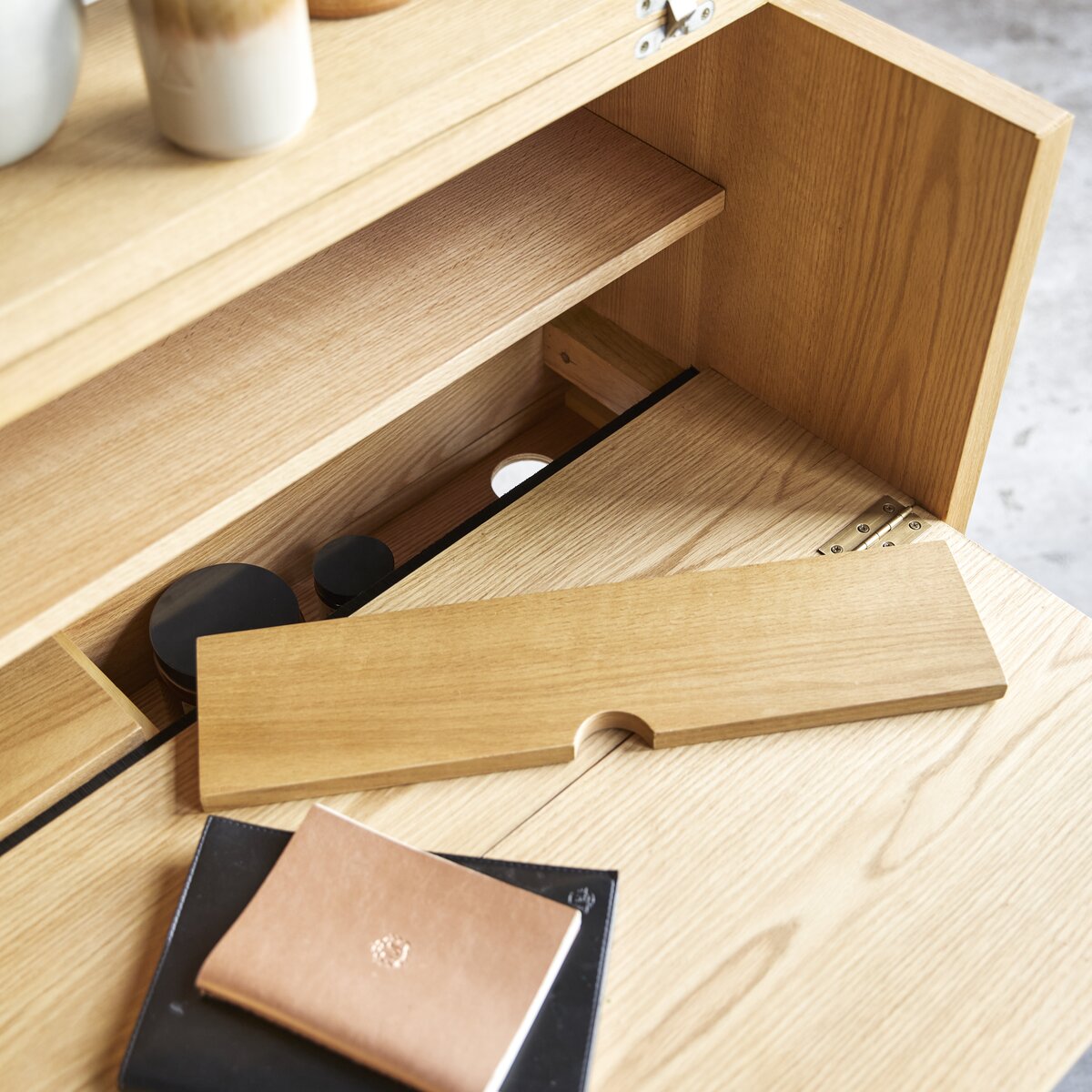 Eyota - Bureau en chêne et marbre Eyota - Bureau en chêne et marbre
