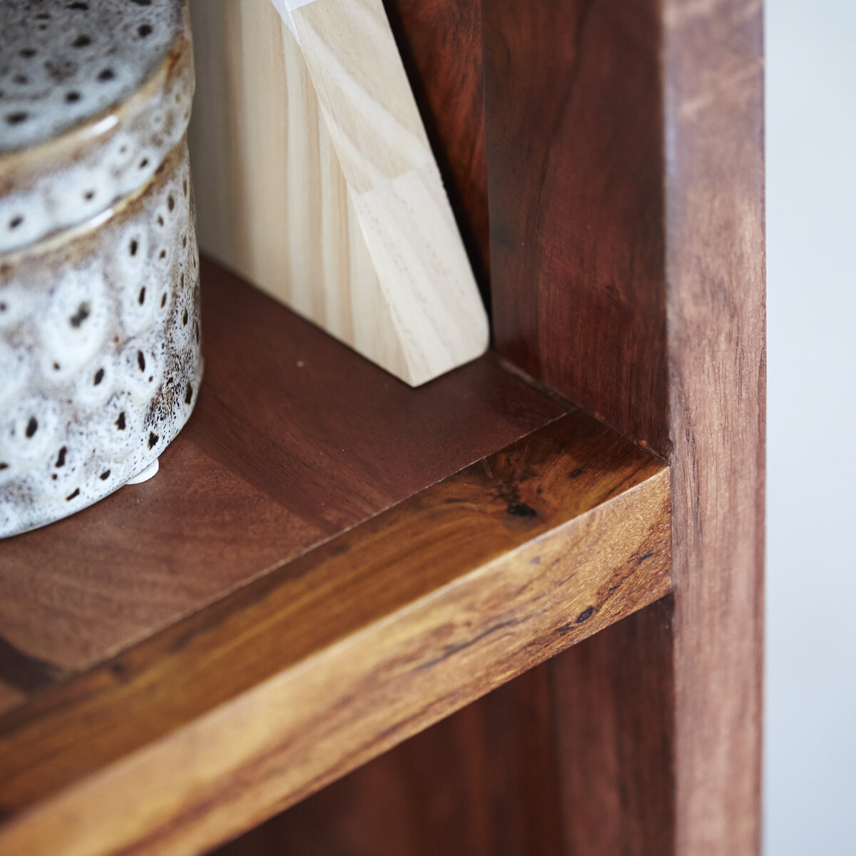 Twig - Solid sheesham oblique Column Twig - Solid sheesham oblique Column