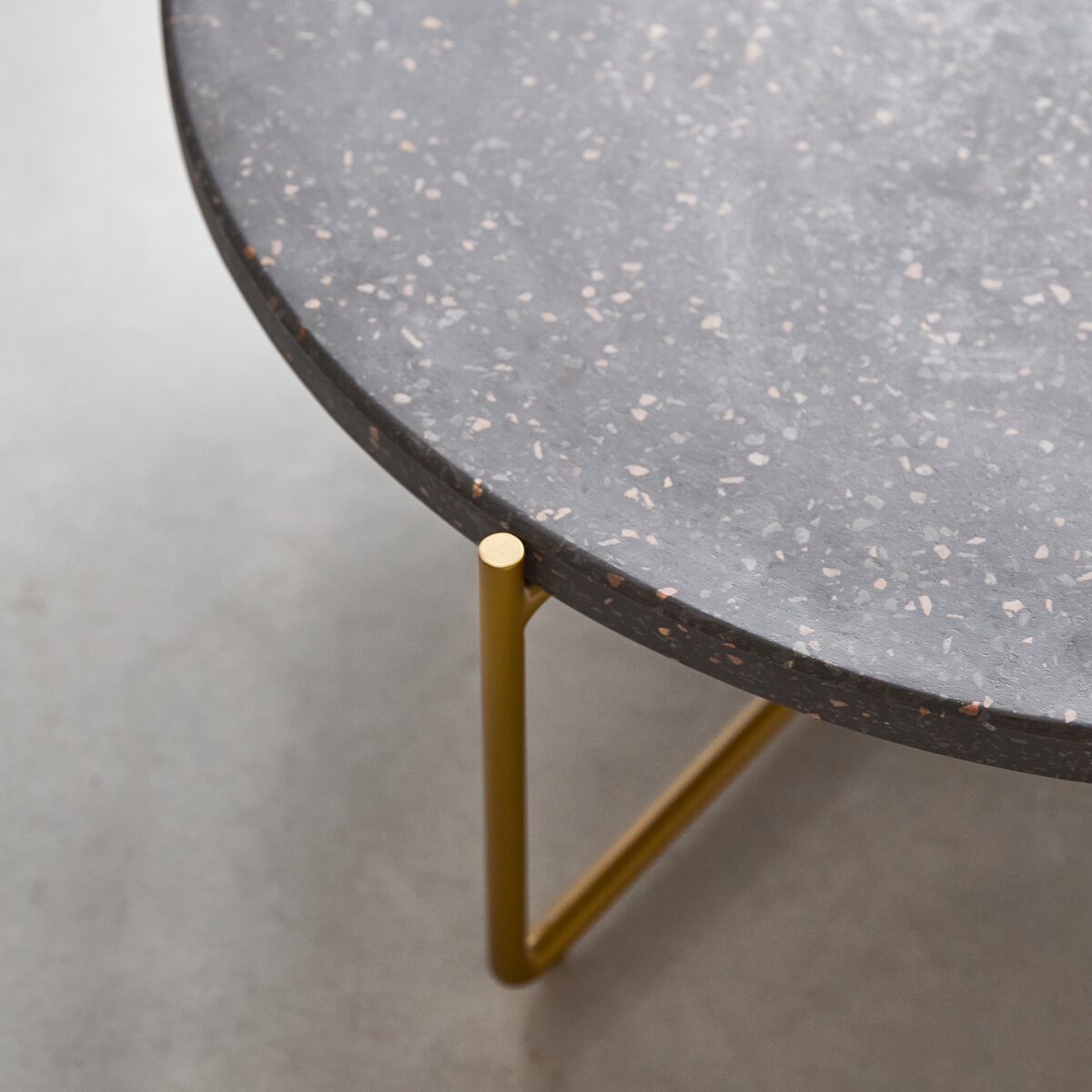 Anatole - Table basse en terrazzo et métal grey Anatole - Table basse en terrazzo et métal grey