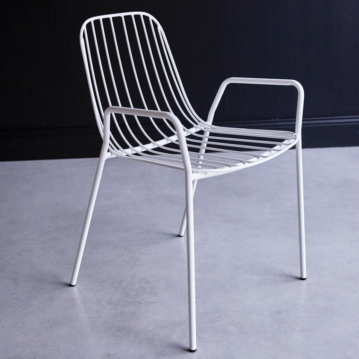 Armchair in white metal Seating Sale at Tikamoon