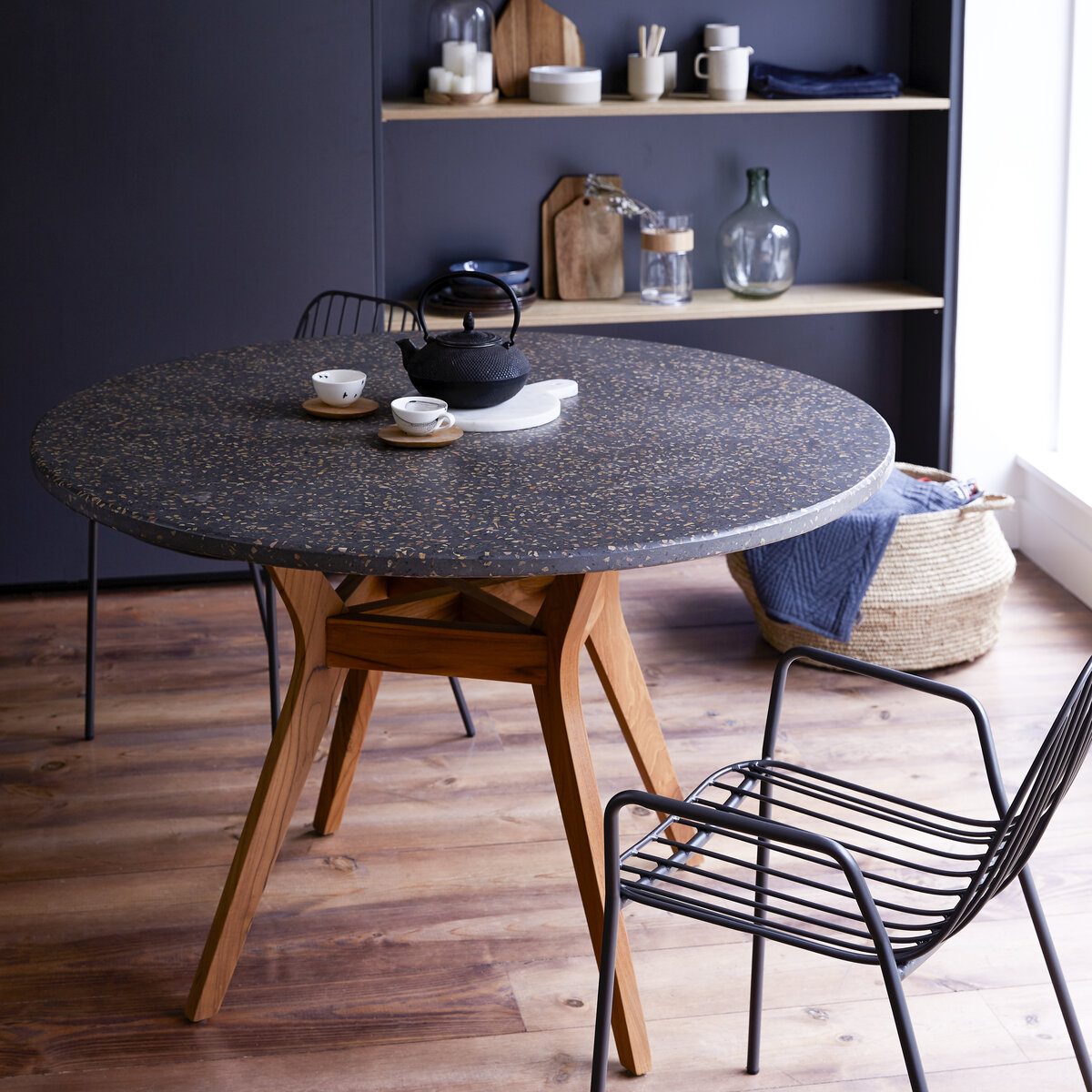 Juno - Table en teck massif et terrazzo 6 pers. Juno - Table en teck massif et terrazzo 6 pers.