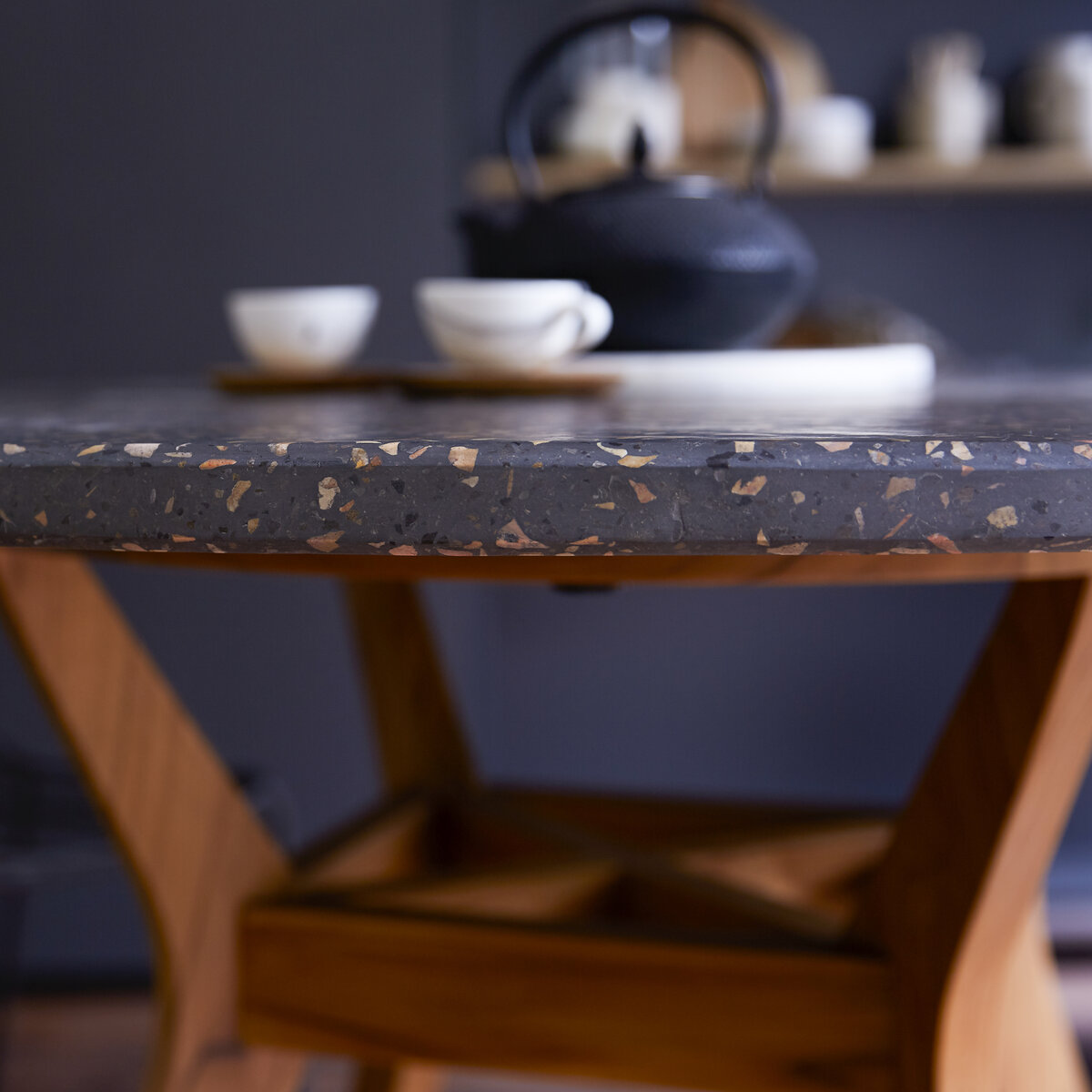 Juno - Table en teck massif et terrazzo 6 pers. Juno - Table en teck massif et terrazzo 6 pers.