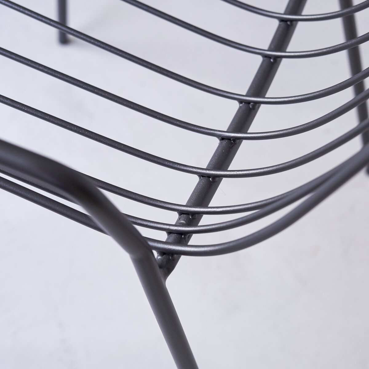 Arty - Fauteuil en métal dark grey Arty - Fauteuil en métal dark grey
