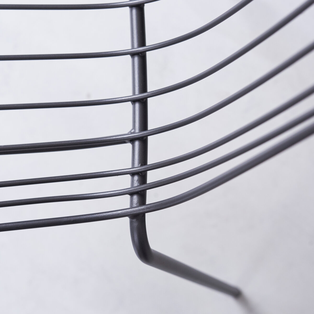 Arty - Chaise en métal dark grey Arty - Chaise en métal dark grey