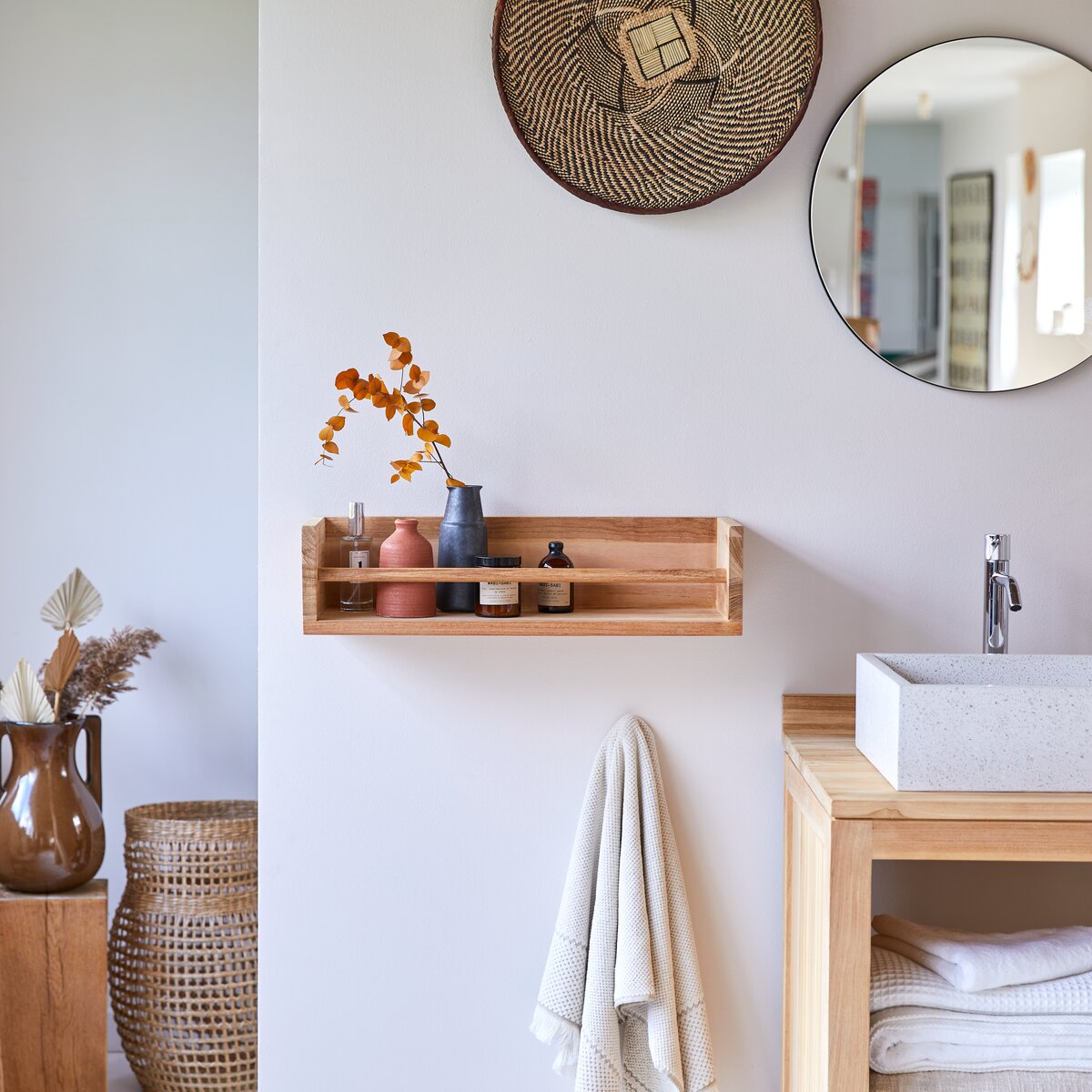 wall bathroom shelves