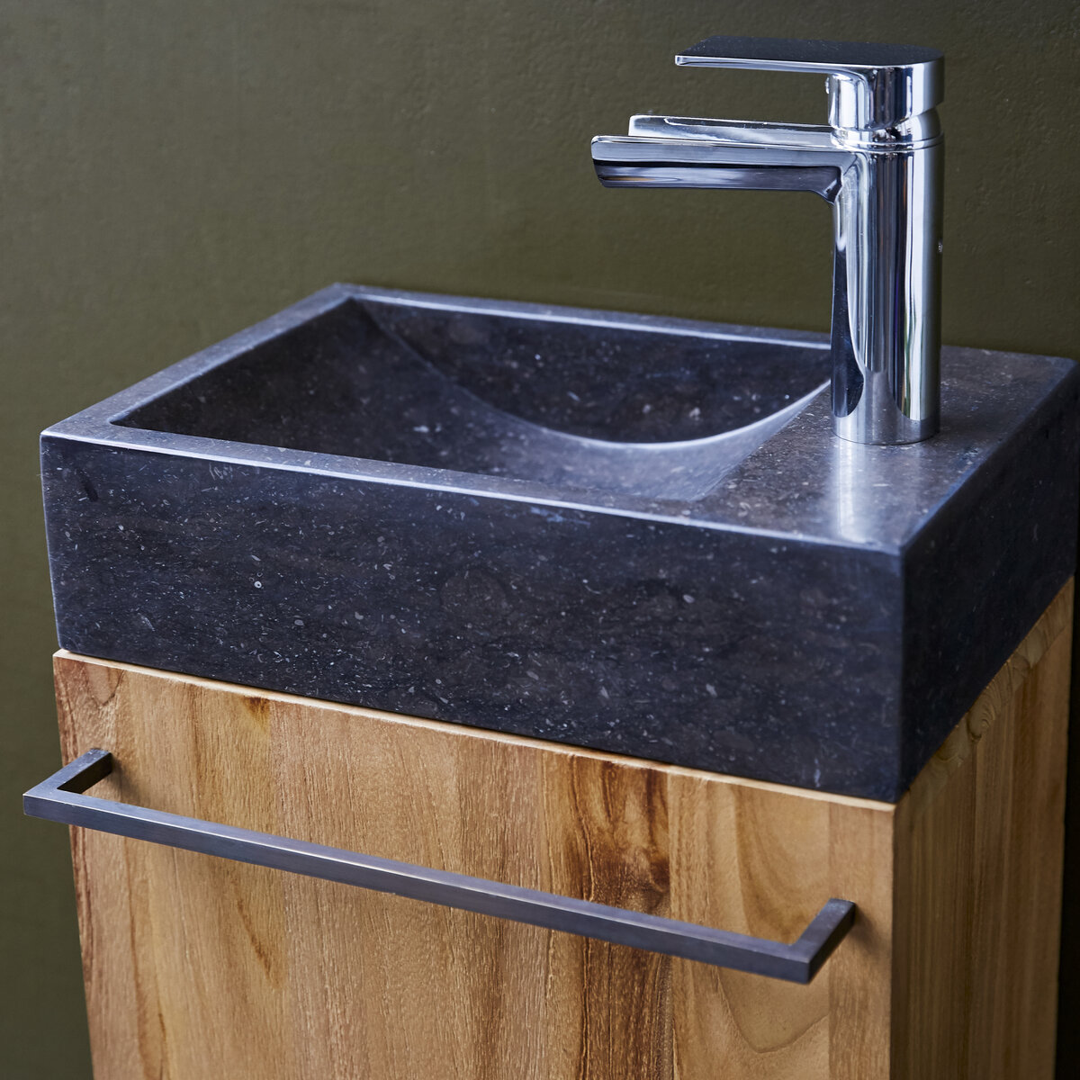 Mobile sottolavabo in teak massello con lavabo in marmo nero Basic