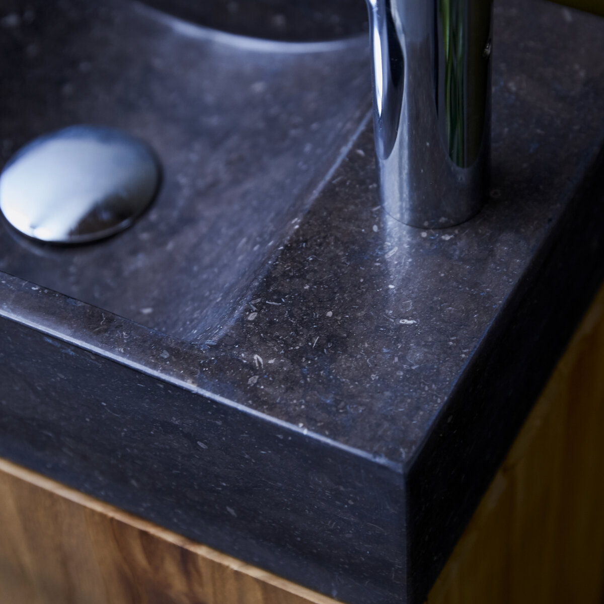 Stelle - Mobile lavamani in teak massello e lavabo in marmo black Stelle - Mobile lavamani in teak massello e lavabo in marmo black