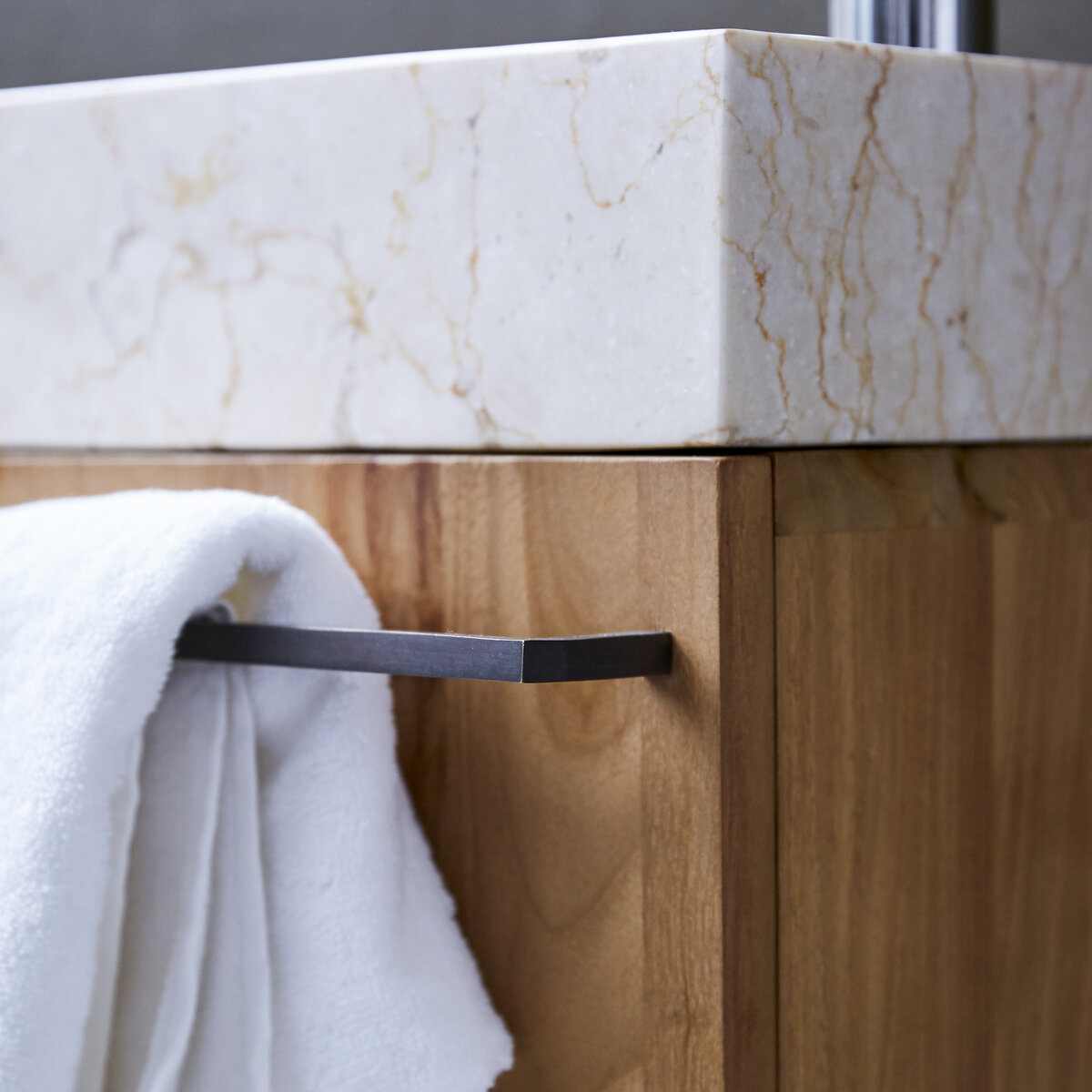 Stelle - Mobile lavamani in teak massello e lavabo in marmo cream Stelle - Mobile lavamani in teak massello e lavabo in marmo cream