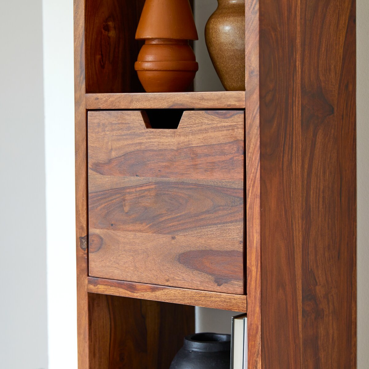 Kwarto - Solid sheesham wall-mounted Bookshelf Kwarto - Solid sheesham wall-mounted Bookshelf