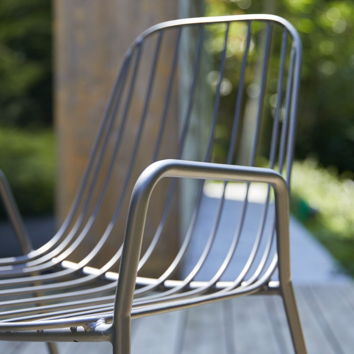 Metal armchair deals outdoor