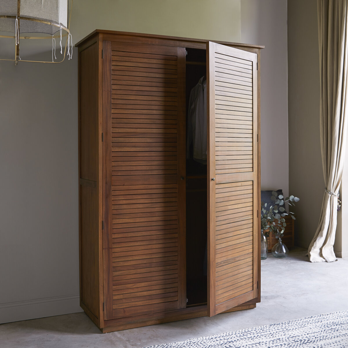 Loggia - Schrank aus massivem Mahagoniholz Loggia - Schrank aus massivem Mahagoniholz