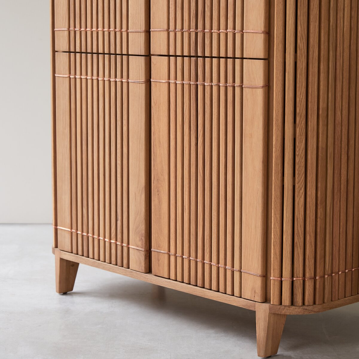 Armoire de rangement en chêne 145 cm - Mobilier de séjour - Tikamoon