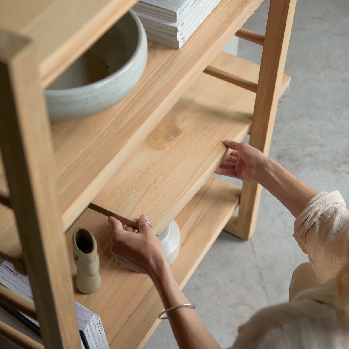 Librería infantil de teca de 115 cm - Almacenamiento para el dormitorio -  Tikamoon