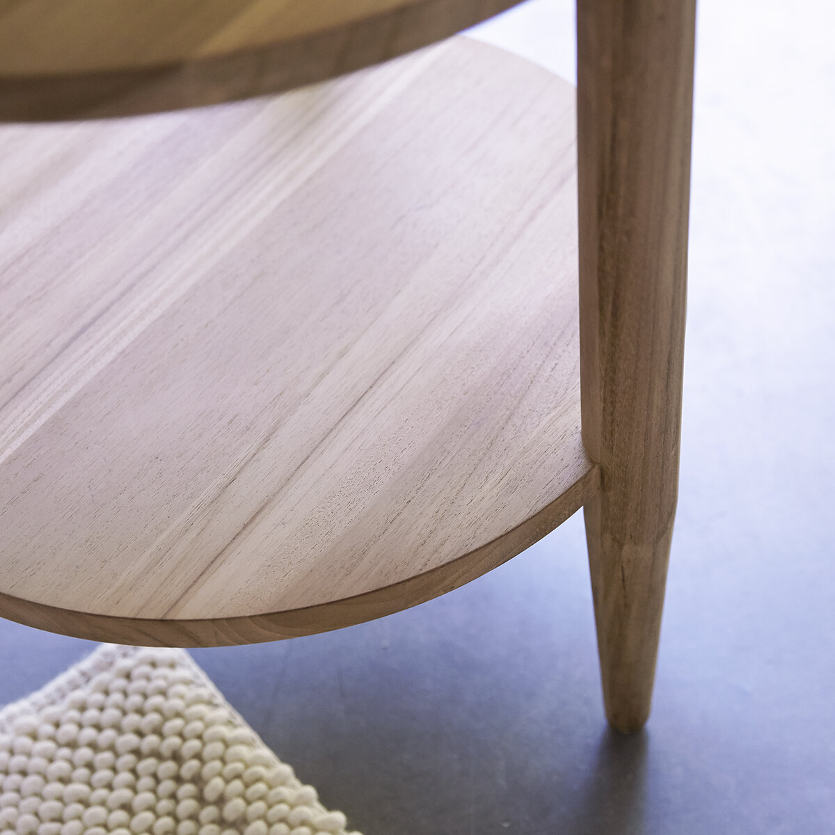 Poline - Hochschrank aus massivem Teakholz Poline - Hochschrank aus massivem Teakholz